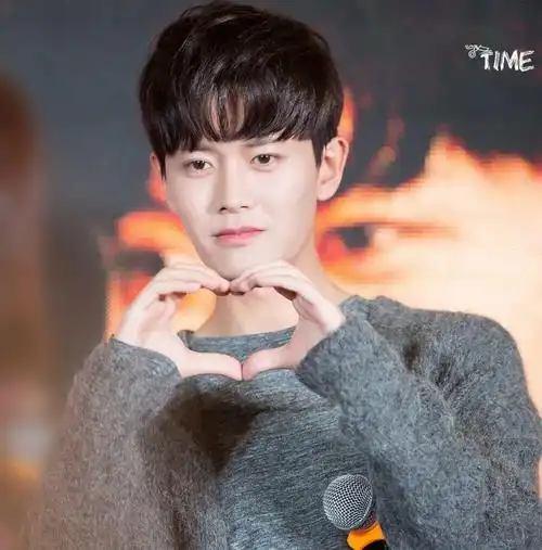 微信头像嘉人如玉世无双心之所向任嘉伦