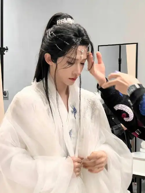 刘宇国风路走对了#从2021年参加《创造营2021》获得第一名至今,@刘宇