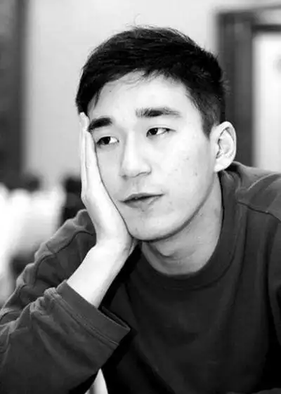 张默资料图.牛萌萌到场谈恋情.