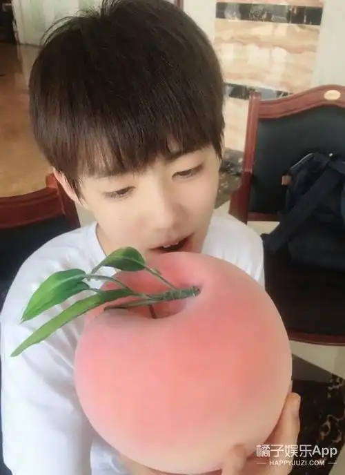 tfboys的新师弟13岁身高180cm,而且还是国家二级游泳运动员