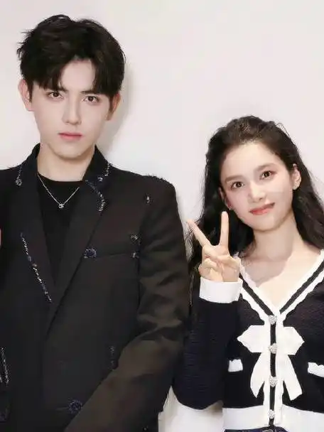 陈飞宇张婧仪同框合照