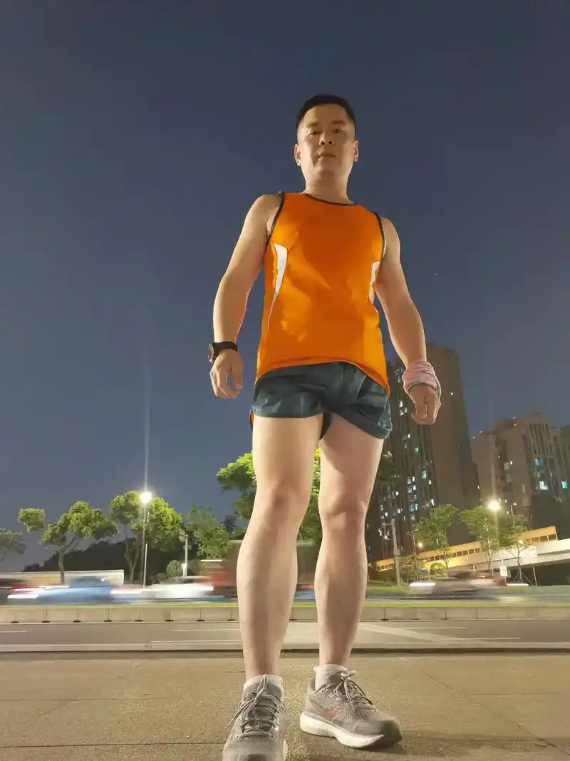 跑步是孤独的最高境界 成年的发泄方式是,换上跑鞋,一个人, - 抖音