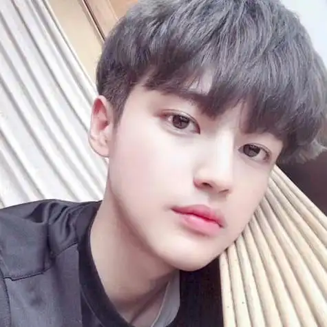 文静又帅气好看的男生头像图片