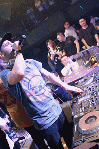 inbarⅡ首家用手蹦迪尬舞到天明