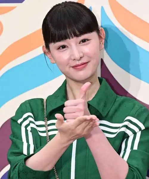 好像朴世路参加鱿鱼游戏:金智媛出席活动,新发型被批是史诗级灾难