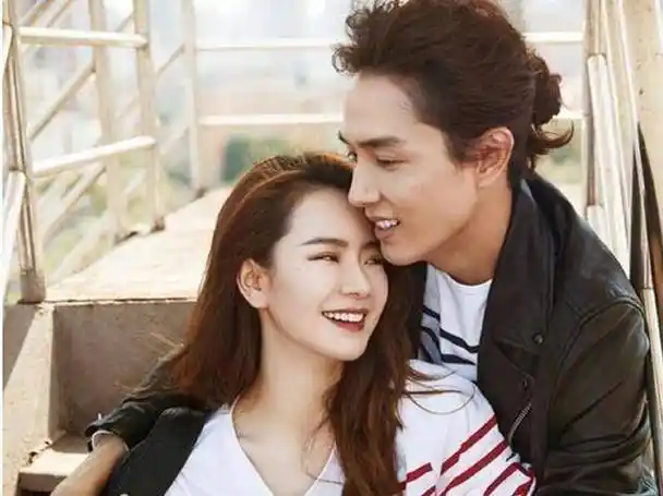 戚薇被曝双性恋,前女友结婚,女儿取名"麒麟",寓意深远_林子君_李承铉