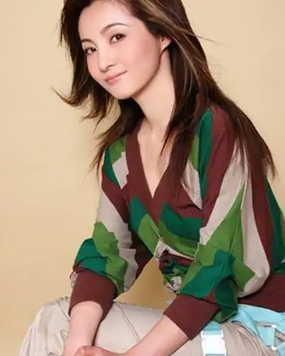 图歌手方芳个人资料介绍讲述其当年的考试趣事