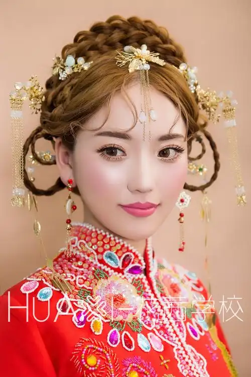 花茜中式新娘妆造型欣赏