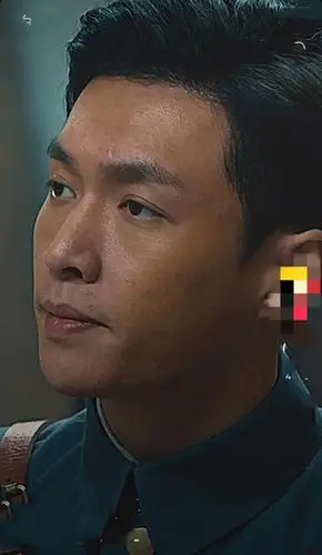 张艺兴近照"皮肤粗糙",拍戏关掉滤镜,却满脸的痘痘和毛孔