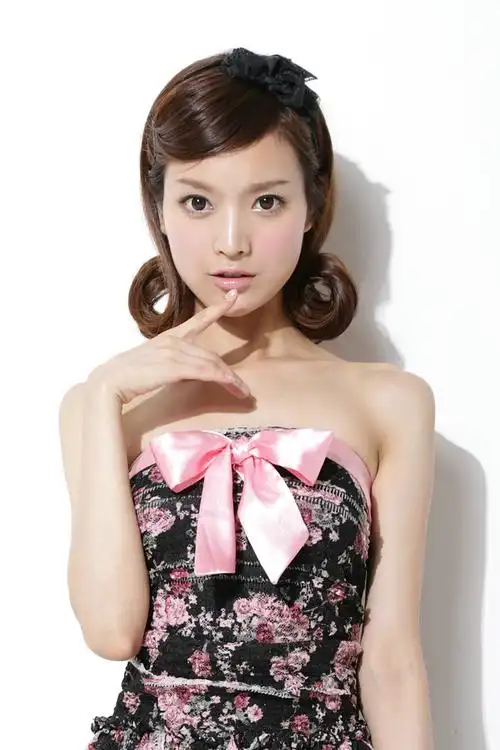 组图:叶熙祺时尚写真 清纯甜美十足撩人_高清图集_新浪网