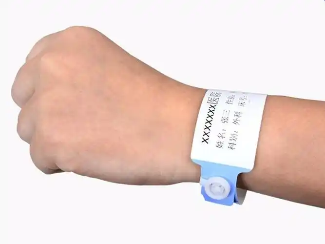 医用腕带在临床应用中的操作和实施