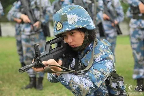 文敏:"两栖霸王花"的似水柔情