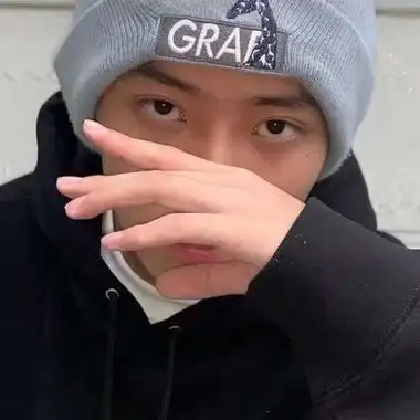 孤独感拉满的真人男生头像高清 让人看到心疼的伤感男头图片_男生头像