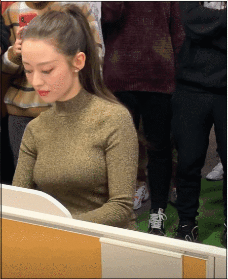 fan动态丨吉娜穿旗袍扭腰女生看了都心动