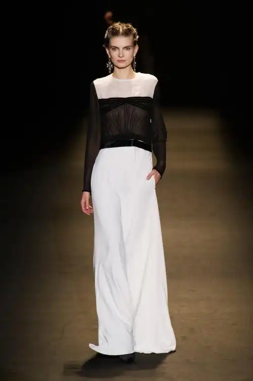 2013/14秋冬 阿尔伯特-菲尔蒂 意大利 米兰 女装 长裙 裙子 服装 走秀
