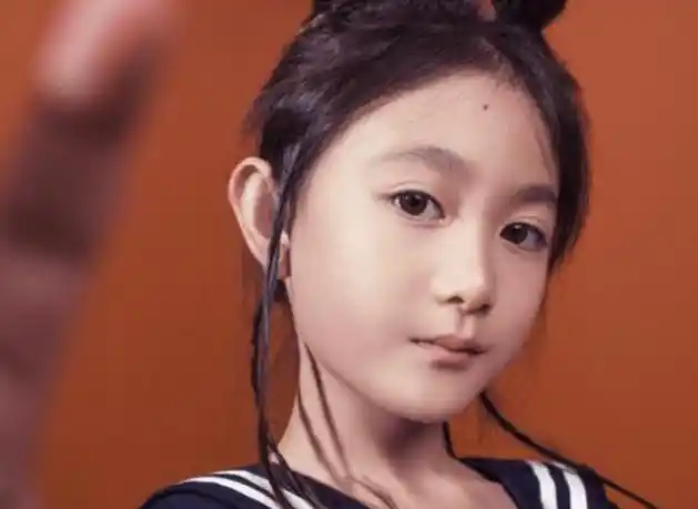 奥莉甜馨长大前后对比(长大后的奥莉够美了)(6)