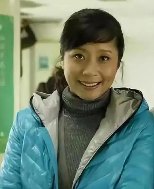 回顾戚慧曾:5上春晚和潘长江范伟一同搭档,丈夫去世后淡出舞台