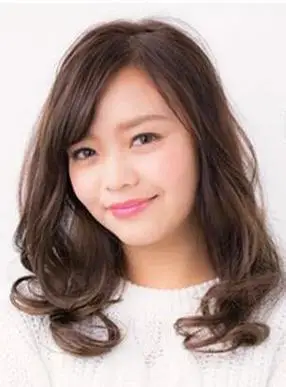 可爱包子脸女生适合的显瘦有气质的发型图片