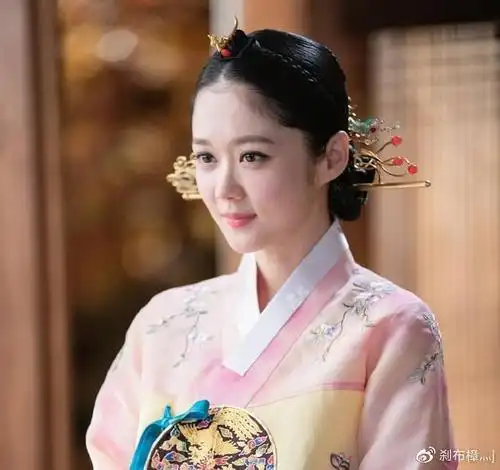 39岁张娜拉近况曝光,童颜女神依然美丽