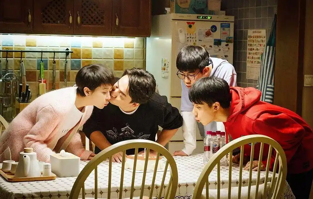 终于追完《小欢喜》,明白它为啥会爆火,它讲出了国内家庭教育的幸运和