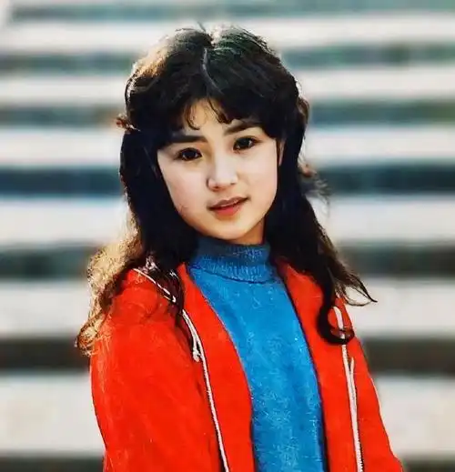 任冶湘息影32年,曝光罕见照片,昔日清纯美女患病后大变样认不出