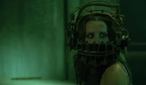 在影片中,虽然裂颚器并没有成功杀掉毒瘾妹.