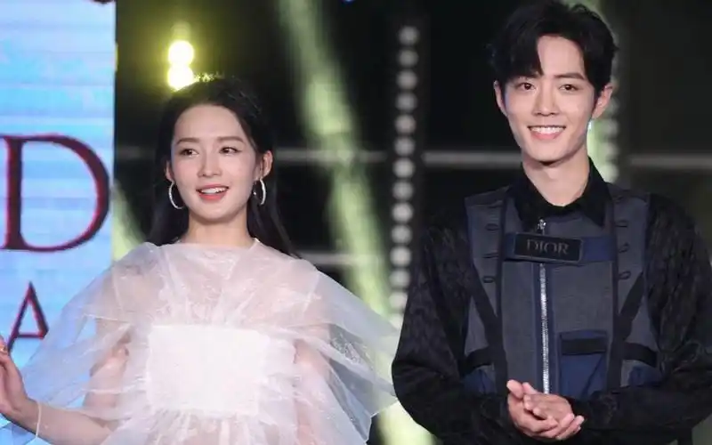 肖战更爱李沁还是杨紫?看他抱李沁和杨紫的手,更爱谁一目了然