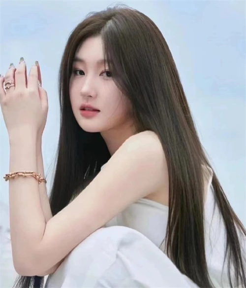 减龄中长直发 飘逸文艺清新_直发发型 - 美发站