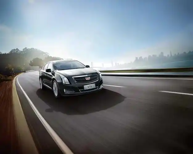 黑色凯迪拉克xts壁纸