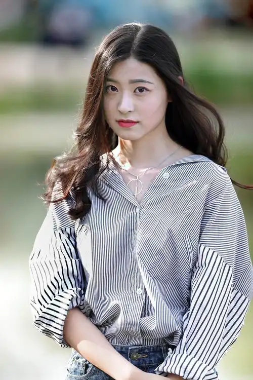 天生丽质的美女一谢天依