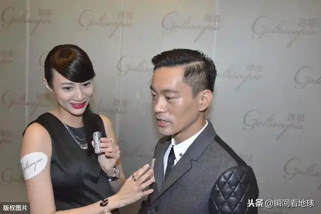 黄伊汶与老公陈国坤气质优越贵气十足