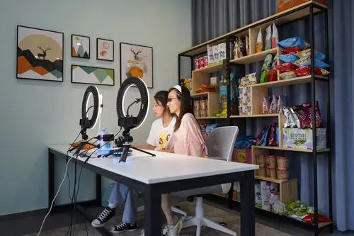 陕西省短视频直播委员会&京东航天直播基地专场沙龙在产业园举办