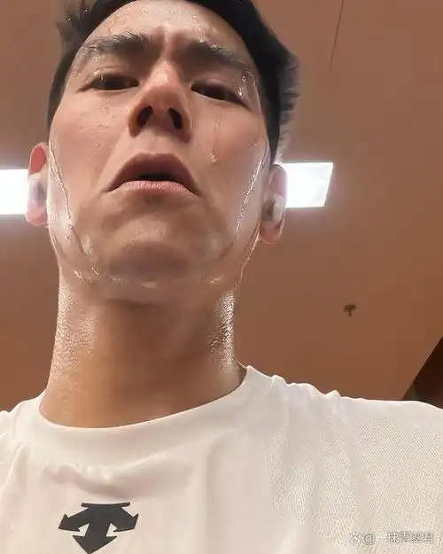 彭于晏是一位既有高颜值又有精湛演技的人类高质量男星,在海内外都