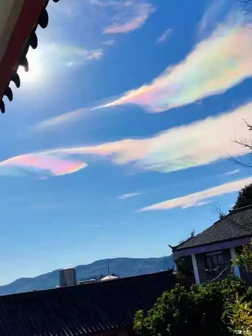 丽江的蓝天彩云