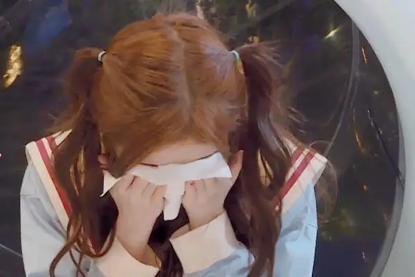 鞠婧炜节目忍不住落泪,看到她擦眼泪的面巾纸后,太让人意外了