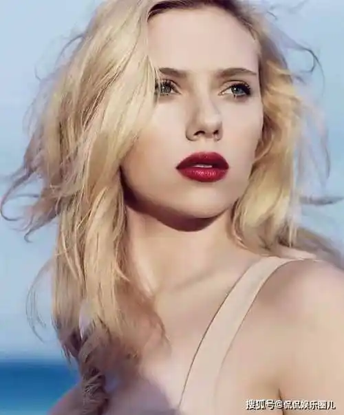 斯嘉丽·约翰逊,身材是真的好炸裂!_表演_才华_外貌