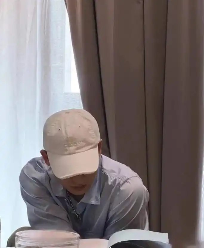 欧豪 #手机壁纸 #无水印壁纸  帅帅的大男孩,是你的豪崽 - 抖音