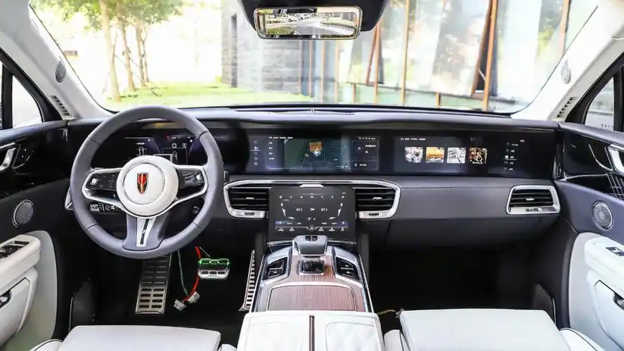 红旗旗舰suv亮相!还买啥库里南?