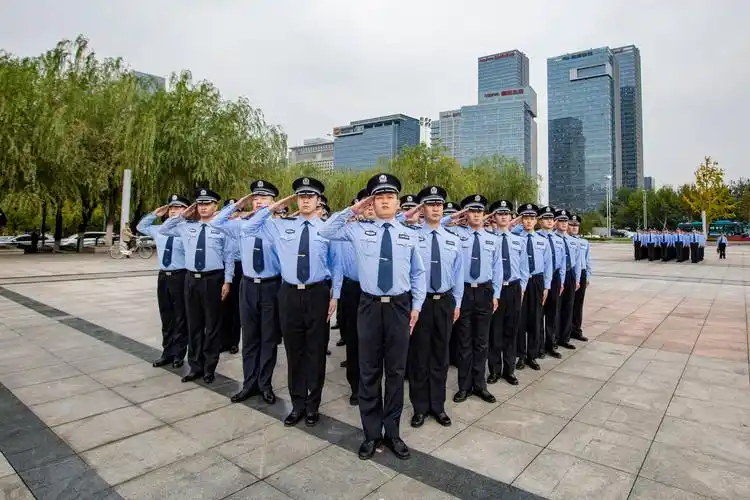 历下公安分局组织举行全警实战大练兵队列会操