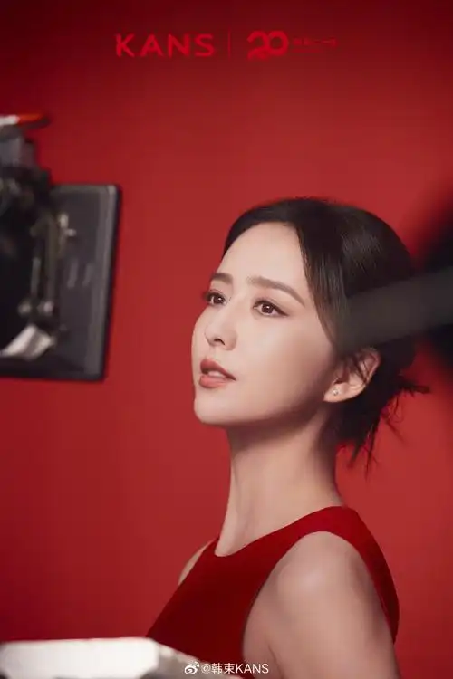 佟丽娅韩束护肤代言人##韩束二十周年##韩束,为年轻提供一份底气