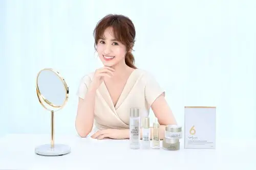 去年刚夺下金钟奖最佳主持人的吴姗儒(sandy),近日在粉专公布全新代言