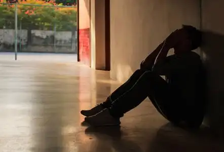 面对黑暗图片-面对黑暗素材-面对黑暗插画-摄图新视界