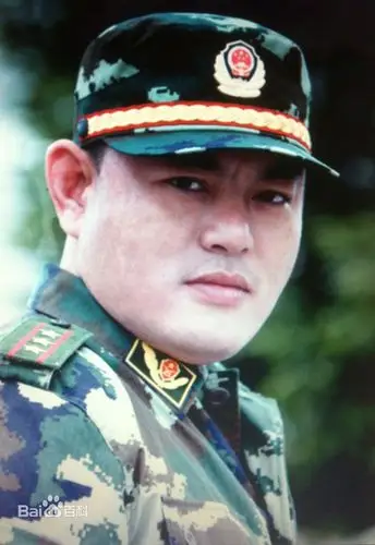 想看看《女子特警队》里面的罗斌和雷敏的简历资料罗斌 饰 强冠杰