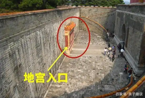 孙殿英盗清东陵慈禧墓的时候,为什么要把慈禧身上的衣服扒下来?