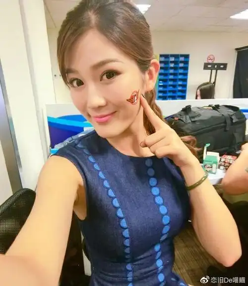 2019年5月20日,百米飞人张培萌也在微博晒照,宣布成功求婚张漠寒,并