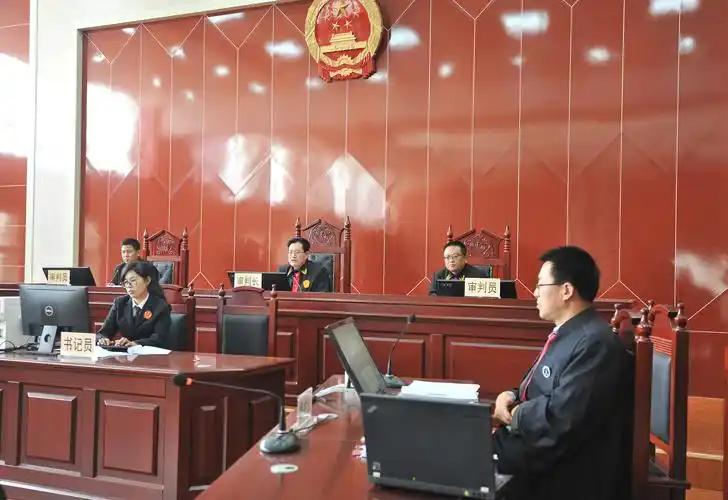 彭阳县法院魏凯院长开庭审理一起职务犯罪案件