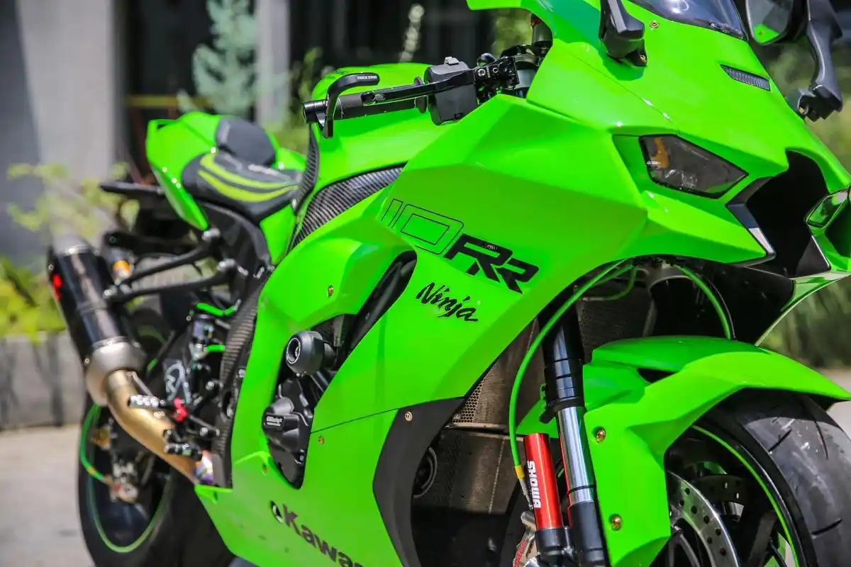 22年川崎大牛zx10rr 品牌:川崎 车型:zx10rr 年份:2022 里程:3100km