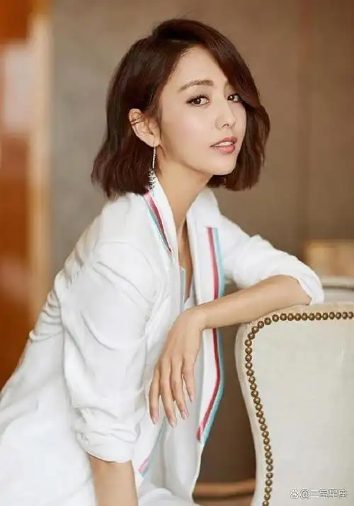 佟丽娅主持春晚:婚姻不是女人的底气,开挂的人生离不开这两个字