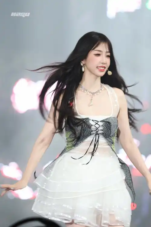 虞书欣the9合照库存