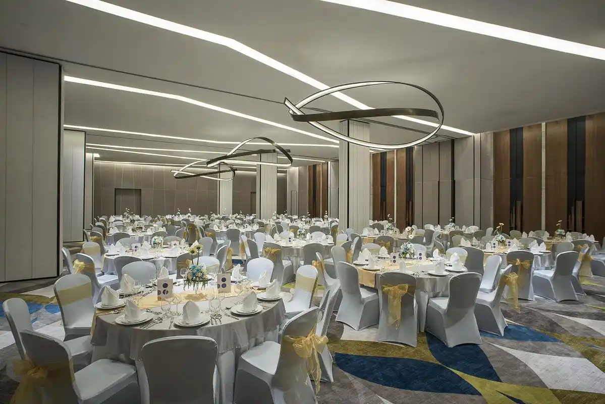 现代简约宴会厅装修效果图